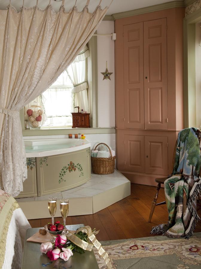 Country Hearth Bed & Breakfast New Holland