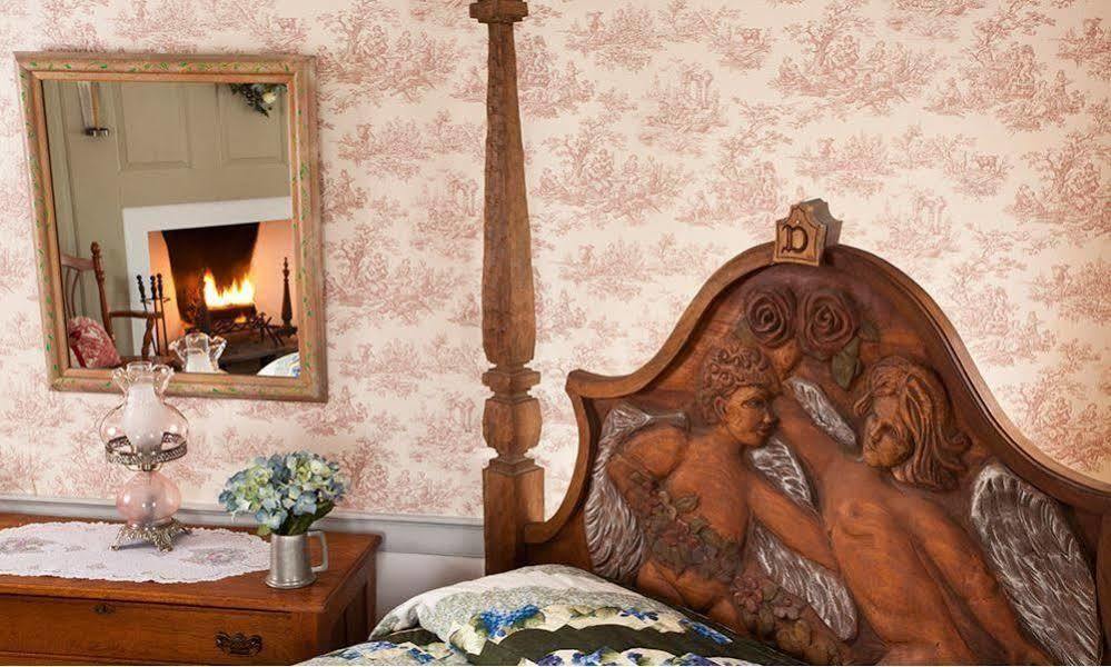 Country Hearth Bed & Breakfast New Holland